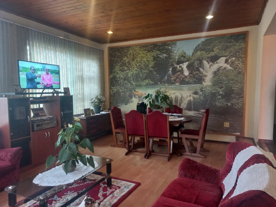 3 Bedroom Property for Sale in Charlesville Western Cape
